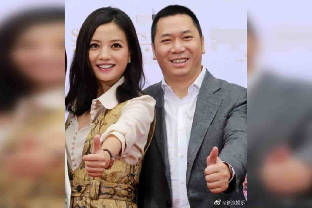 Zhao-Wei-with-husband